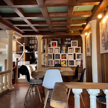 Holiday home Maison Atypique